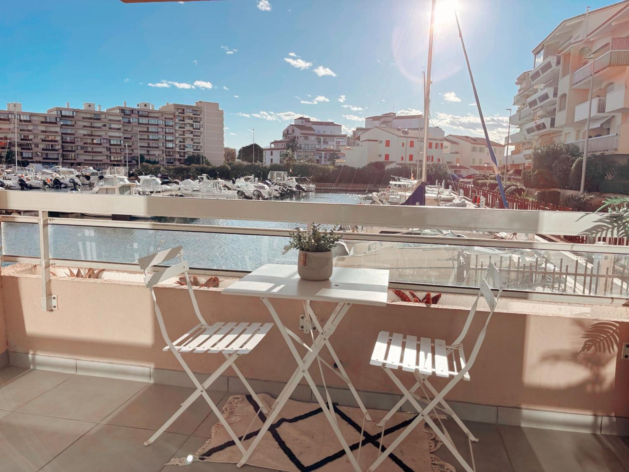 Magnifique T2 Au Calme Avec Une Superbe Vue Sur Le Port Canet-en-Roussillon Eksteriør billede